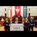  Wręczenie czeków - wspierania rozwoju gospodyń wiejskich. fot. Tomasz Żak / UMWS 