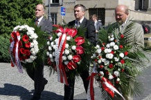  Wicewojewoda Ślaski Adam Matusiwicz, członek Zarządu Województwa Śląskiego Mariusz Kleszczewski i  prezydent Katowic Piotr Uszok 