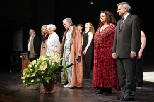 Przedstawienie Starego Teatru z Krakowa - Król Umiera, czyli Ceremonie - Eugene Ionesco (tzw. spektakl mistrzowski) poprzedziło uroczystość ogłoszenia wyników festiwalu. 
